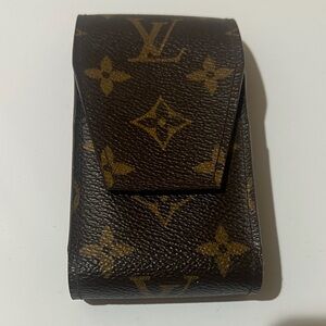 Loui Vuitton Monogram Pouch